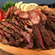 クワトログリルの盛り合わせ～ボリュームたっぷり4種のお肉