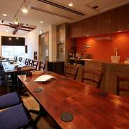 スペインのバルのように、楽しく飲んで食べて、多くの方に普段使いしていただけるようなお店を目指しています。パーティや記念日のお祝いにもぜひご利用ください。