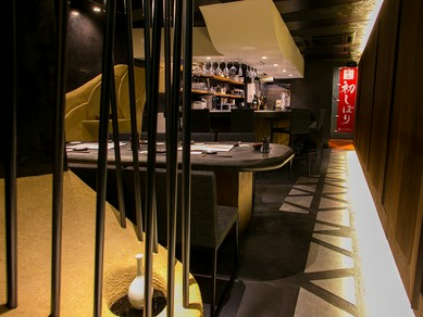 シックな店内とjazzで雰囲気造りはできています