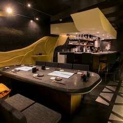 黒を基調とした店内は落ち着いた雰囲気