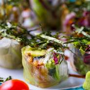 うなぎとアボカドの生春巻き　～煮詰めがけ　わさびのせ～