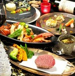 活オマール海老や、黒毛和牛フィレとサーロインを
両方食べれるコース
前菜や、季節の一品料理等は、変更します