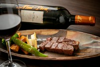 土日だけのランチメニュー
黒毛和牛サーロインをランチで贅沢にに100ｇ
使ったお得なプラン