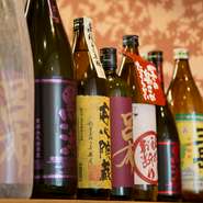 旬の味覚が織りなすコースと、豊富なお酒と各種宴会にもオススメ。『鱧コース』『河豚コース』といった、季節の食材を主役に迎えた予約限定のコースもあり。その時期ならではの味覚をじっくり味わってみませんか。