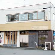 火・水・木はランチ営業あり。お昼どきの隠れ家にもオススメ