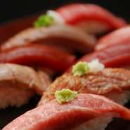 【政寿司】では、天然本まぐろにこだわっています。綺麗な赤色、細かく入った見事なサシが一流品の証。
