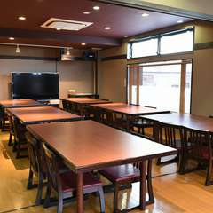 最大60名様まで収容可能な多目的ホールを完備