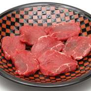 赤身好きにはおススメ！見た目ではわかりにくいですがとても柔らかくサッパリなのでパクパクいけます！！