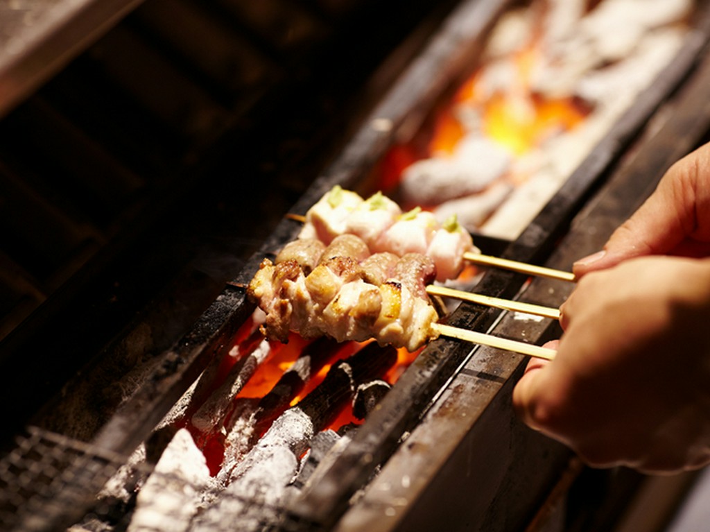 比内地鶏と名古屋コーチンの掛け合わせの山形の地鶏を使用