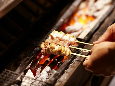 比内地鶏と名古屋コーチンの掛け合わせの山形の地鶏を使用