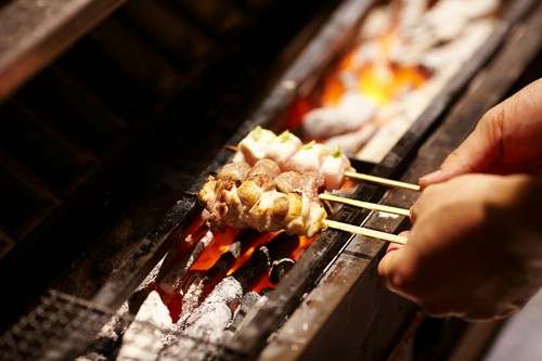 比内地鶏と名古屋コーチンの掛け合わせの山形の地鶏を使用