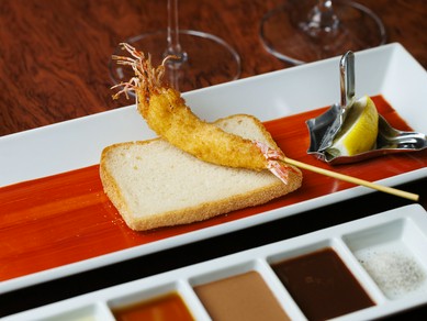 ワインに合う！上品な甘みと食感が絶品『活〆車海老の串揚げ』