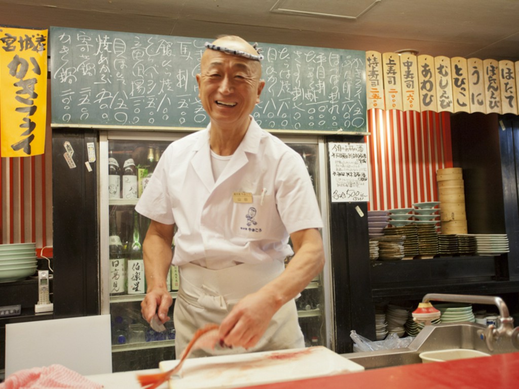 熟練の料理人が一品一品に真心をこめて調理しています