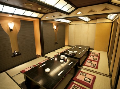 掘りごたつのお座敷でワイワイくつろぎながら楽しい歓送迎会を