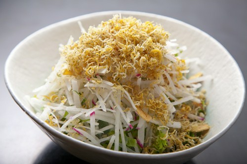 シャキシャキとした歯ごたえの『大根サラダ』