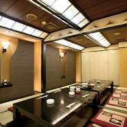 少人数から団体まで幅広く利用できるのがうれしい個室