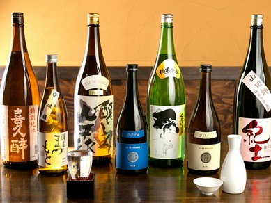 店主がこだわりをもってセレクトした地酒の数々