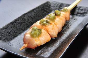 肉の甘みとわさびの澄んだ辛味がマッチ『ささみわさび』