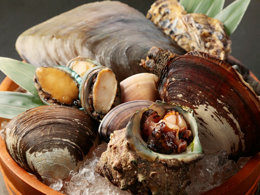 旬の魚を仕入れ、最もおいしい時を見計らって調理します