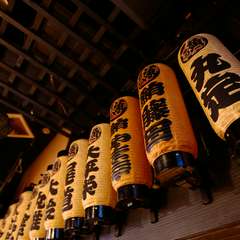 仲買人から贈られた数々の提灯は、信頼の証です