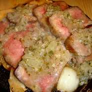 生でも食べれる、無菌飼育された岩手県の厳選した岩中豚をニンニク醤油ダレで焼き上げた一品コンセプトは、こだわりの食材を、手作りで、リーズナブルに…