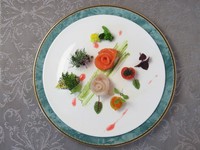 お魚とお肉をお選びいただくハーフコース

本日のオードブル
野菜のスープ
本日のお魚　または　本日のお肉
デザート
コーヒー　または　紅茶
パン　

コース内容詳細は、コース箇所をご参照ください