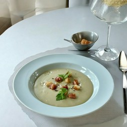 気軽に本格フレンチを味わえるハーフコース