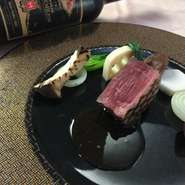 ご予約は3日前までにお願いします。
個室料・サービス料も含まれております。
