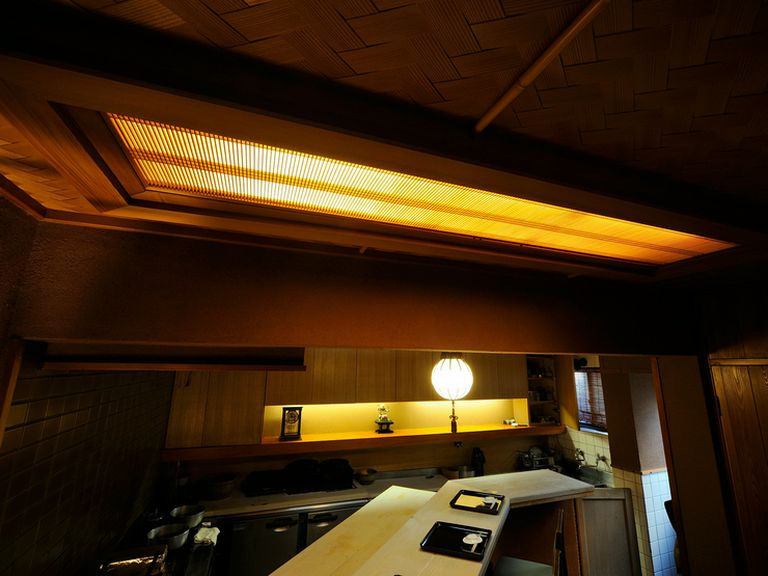 京都にある割烹料亭を思わせる内観