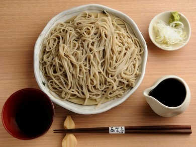 【蕎楽亭もがみ】の顔。名店から直伝の『ざるそば』