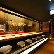 この店が目指すのは「感動を与える料理」。一度味わえば忘れられないとリピーターが多いのも、素材へのこだわりと、料理人の確かな腕によるところが大きい。