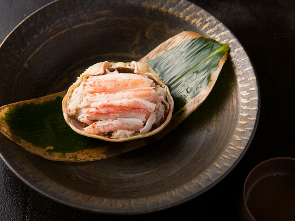 丁寧な手仕事が光る『香箱ガニ』