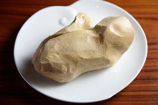 日本料理では珍しい「フォアグラ」も、あの手この手で和の味に
