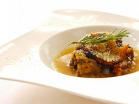 山鳩とパンを重ねたオーブン焼き