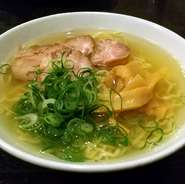 鶏ガラスープをベースとしてます
良いスープができた時だけお出ししてます