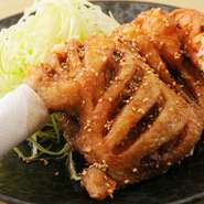 春団治では、炭火で焼かれた本格焼鳥を始めとする、色々な鶏料理をお楽しみ頂けます。