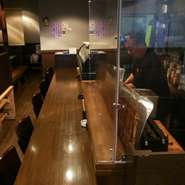 お一人様でもOKなカウンターは6席ございます。仕事帰りにチョット一杯