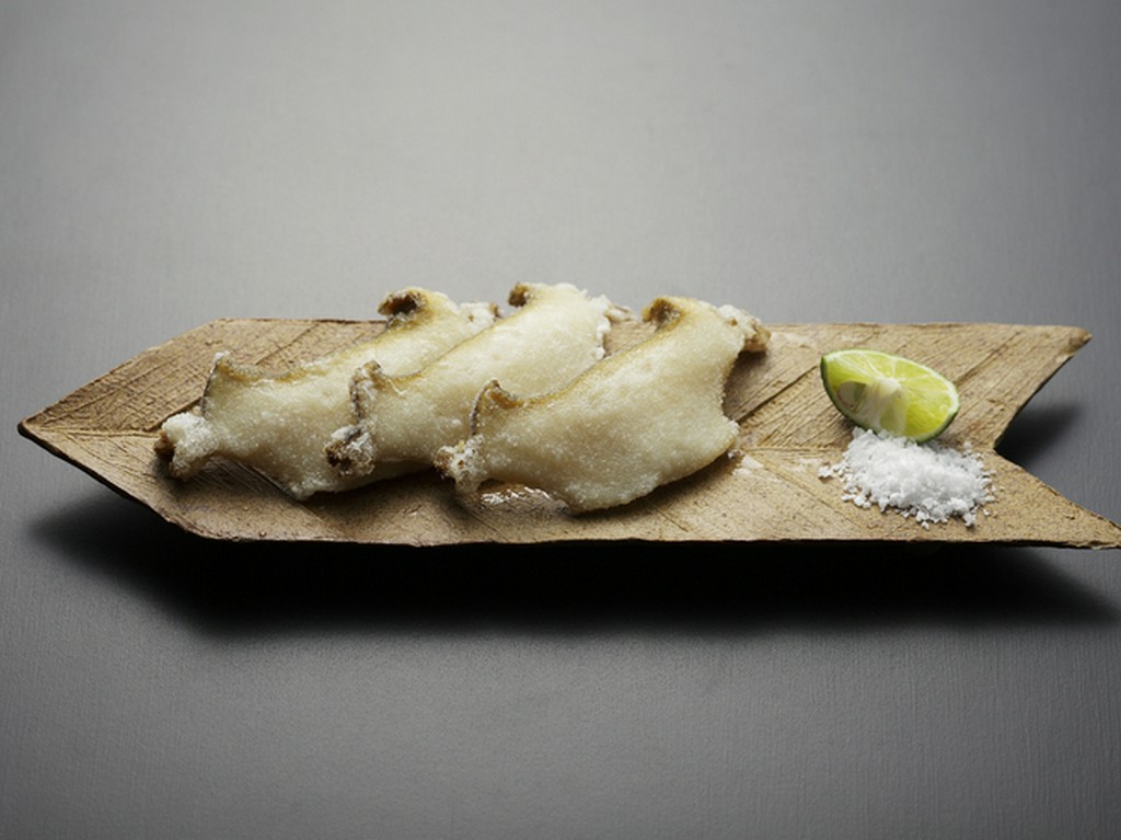 小気味良い食感と噛みしめる度に滋味が広がる『あわびの唐揚げ』