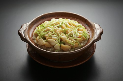 昼も夜も奥田氏のおまかせコース1本のみ