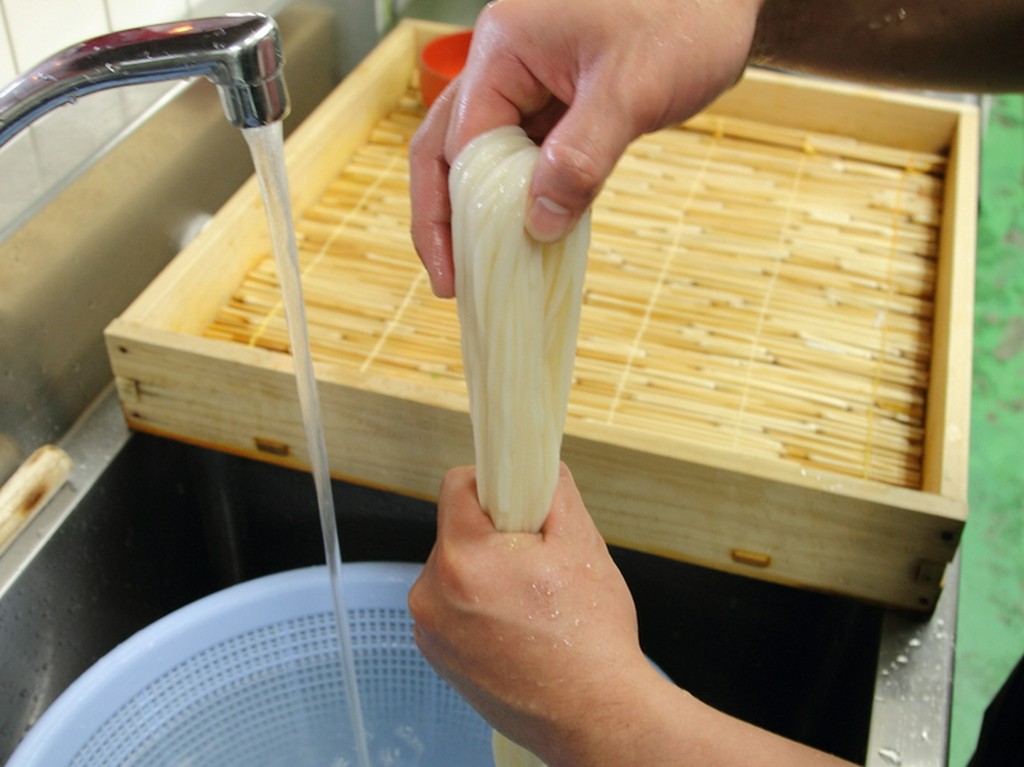 大将自慢の自家製麺で、本場の味わいを楽しめます