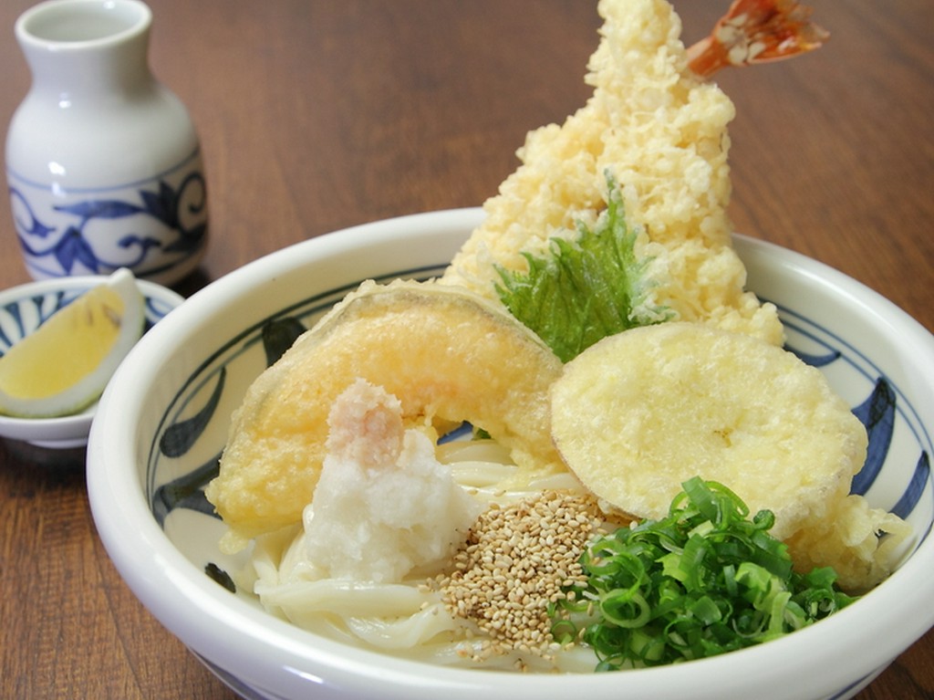 アツアツの天ぷらと冷たく歯ごたえがいい『特上えび天ぶっかけ』