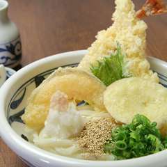 アツアツの天ぷらと冷たく歯ごたえがいい『特上えび天ぶっかけ』