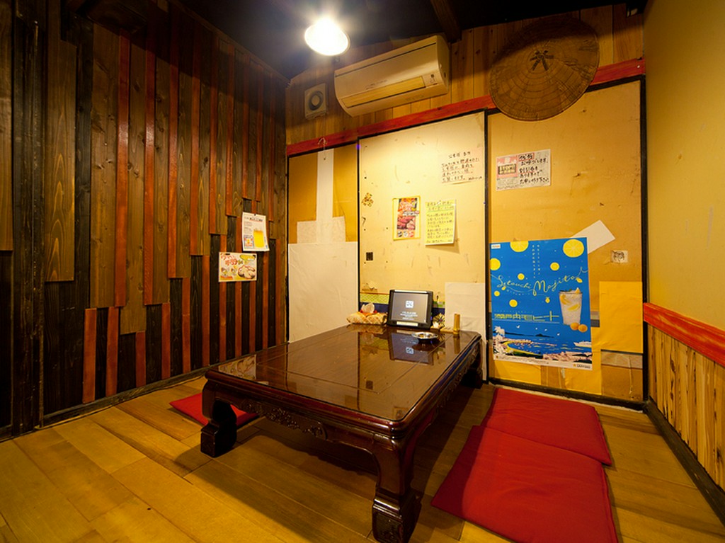 レトロでプライベートな空間で、自慢の料理を召し上がれ