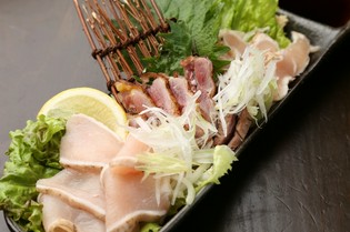 放し飼いで育てられ弾力のある肉質の宮崎の地鶏