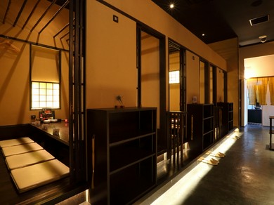 大切なお客様との接待や会食にゆっくりした時間を過ごせる個室
