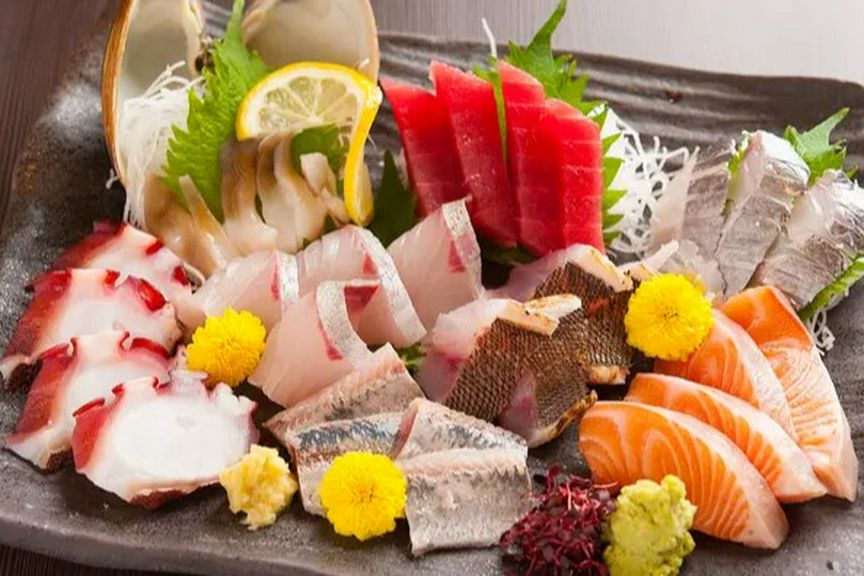 旬の新鮮魚介類を見た目にも美しく彩りよくお愉しみください