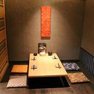 人数に合わせた少人数の個室から最大60名の大部屋まであります。メニューは野菜たっぷり、ボリューム満点の蒸し料理のヘルシーな食事がメイン。女子会やカップル、接待などさまざまなシーンで利用可能なお店です。