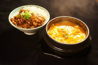 焼き牛丼とスンドウブを格安に食べられるお店になりました!!