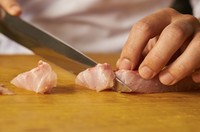 本マグロ、のどぐろ炙り、雲丹、石垣貝、金目鯛、マハタ薄造り、ヒラマサ、マコガレイ、マゴチ薄造り、イサキ造り