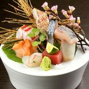 季節の一品、食材を堪能できる『鯛しゃぶ　ウニのスープ』